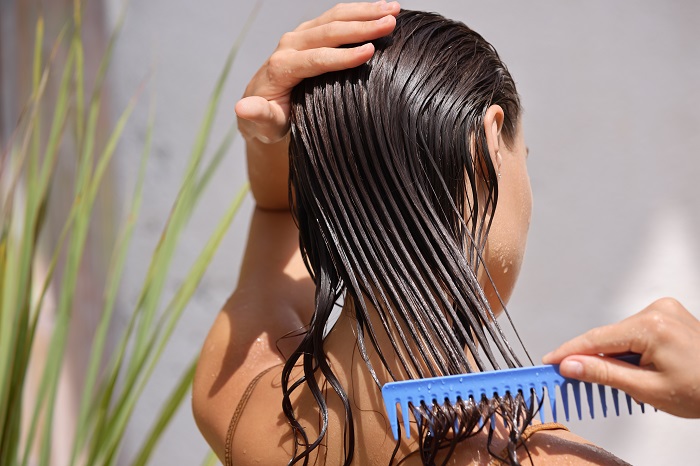 Tipy na rozdielnu starostlivosť o suché a normálne vlasy: Základy krásnych vlasov