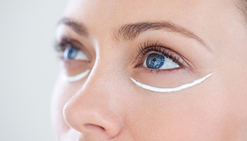 Ako sa správne starať o očné okolie