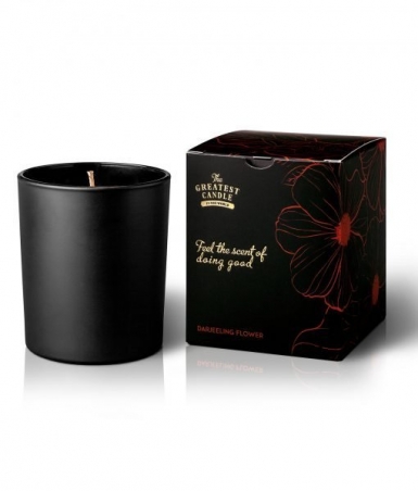 Vonná sviečka v čiernom skle (170 g) - kvet Darjeelingu